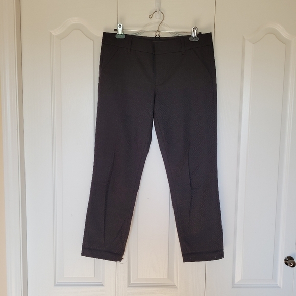 LORD and Taylor Black Cropped Patterned Pants - Picture 9 of 9